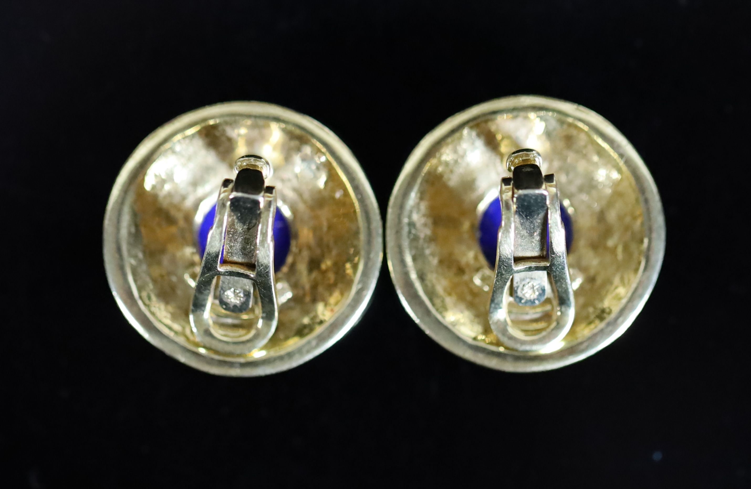 A pair of 18ct (750) gold and lapis lazuli circular ear clips,